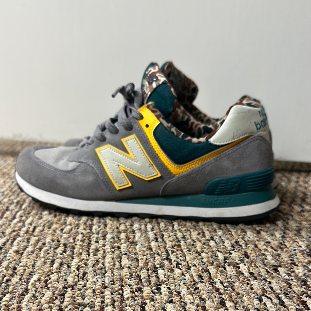 New Balance Men's Gray and Yellow Sneakers, sz 9.5